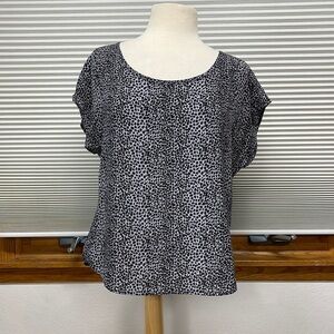 Joie Gray and Black Animal Print 100% Silk Short Sleeve Scoop Neck Blouse